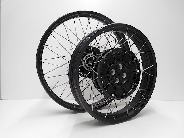 Satz Kreuzspeichenrad VO+HI